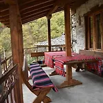 Feriehus бели ружи