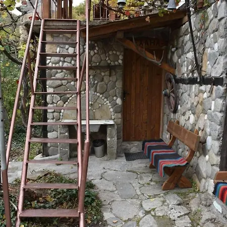 бели ружи Feriehus *